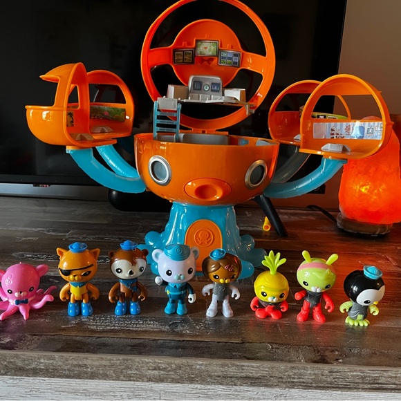 Other - Octonauts octopod shark adventure play set
